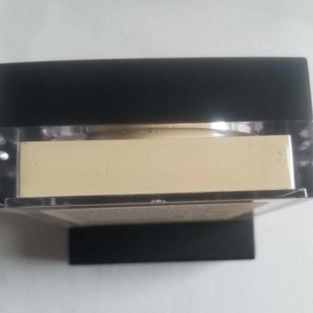 BYOD - Desire Matte Magic Loose Powder - Translucent - Picture 9 of 10